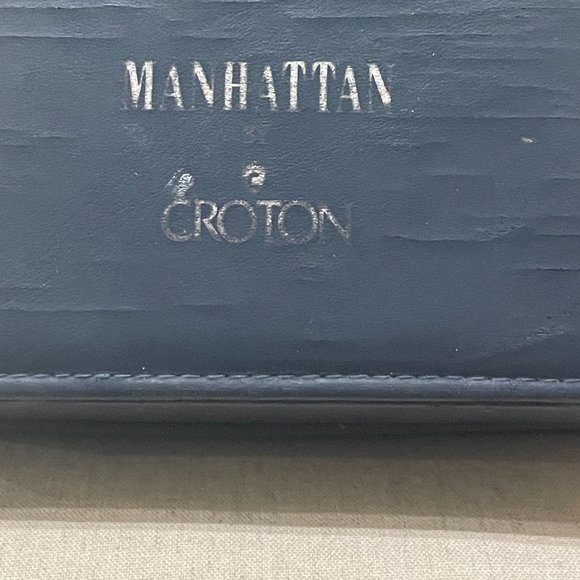 Croton Manhattan Watch Interchangeable Distressed Denim Bands Set with Case - Picture 8 of 11